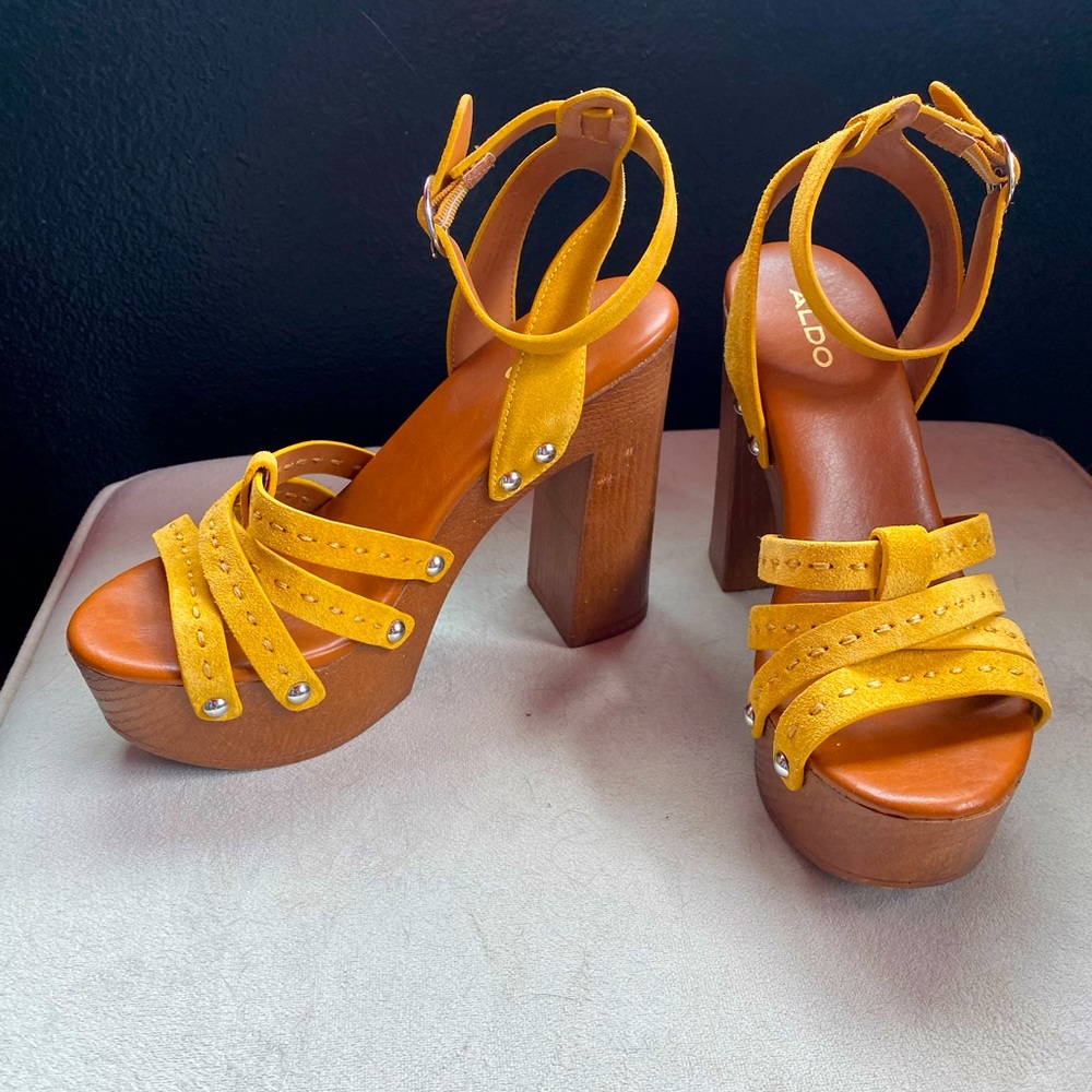 Also Platform Sandals yellow suede 6.5